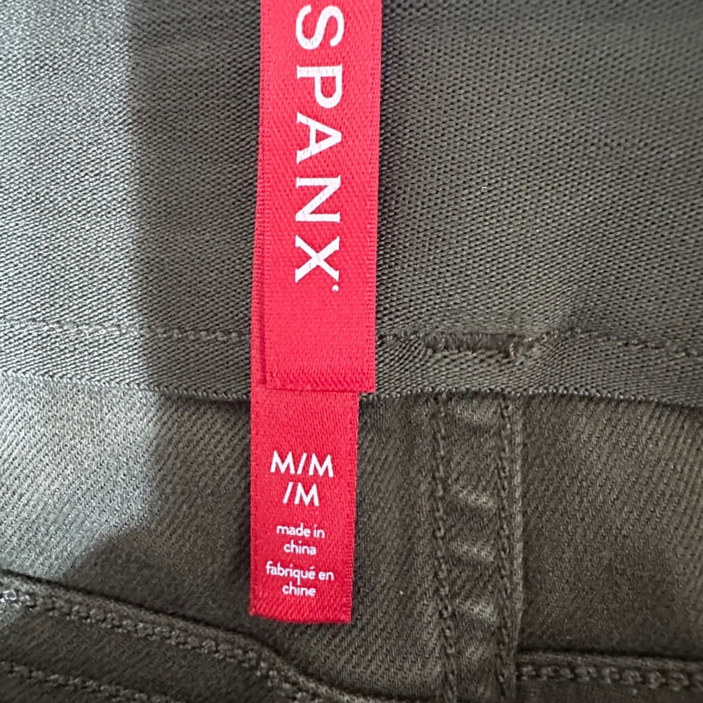 Spanx 6" Twill Short Darkened Olive Womens Medium Pull On Stretch NWT 20358R - Picture 5 of 6